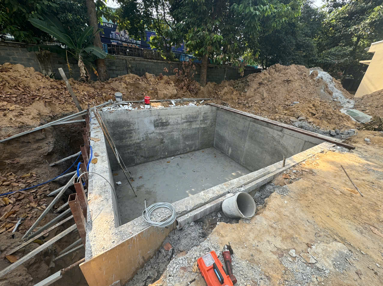 sơ đồ cấu tạo bồn inox lắp ghép các tấm thành đáy nắp và khung đỡ